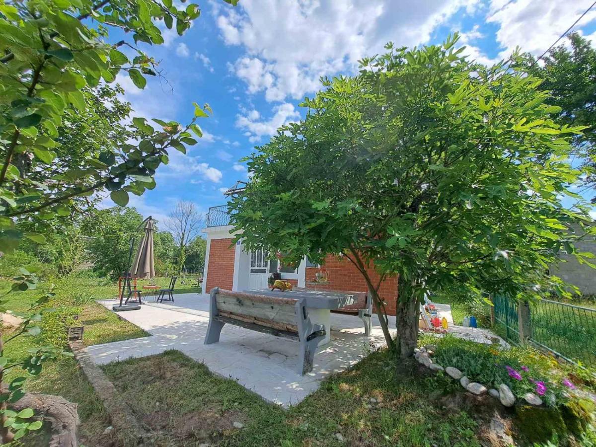 Guest House Green River Любушки Екстер'єр фото